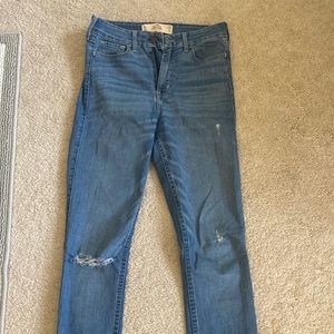 Hollister Super Skinny High Rise Jeans. Size 3L